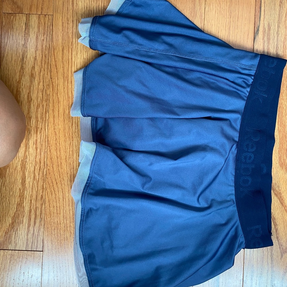 Lightly worn Reebok tennis skirt